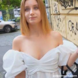 「もっとキスして♡」と何度もお願いしてくるロシア美女のリリィちゃん。「今日はたくさんHしたい♡」ってことで2回生中Hしました。