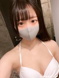 みかちゃん純白ビキニで初プール！高級スイートルームを貸切り初ごっくん,大量中出しの2本番！