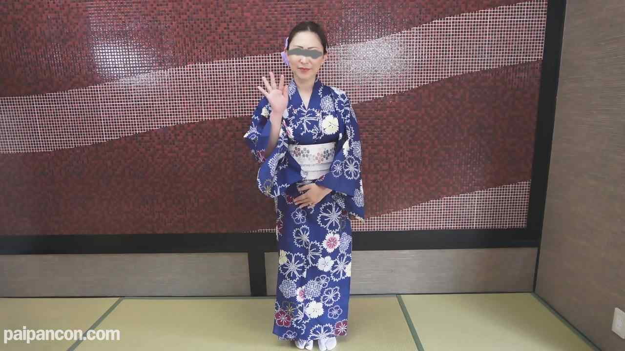 FC2-PPV-2905259 - 1本のおまけ動画あり【無修正ｘ個人撮影】旅館の経営がピンチ！美人女将がヘルプ！宣伝用の動画を撮影すると持ち掛けて、エロ過ぎる五十路爆乳デカ乳輪をお客様の為に曝け出して…