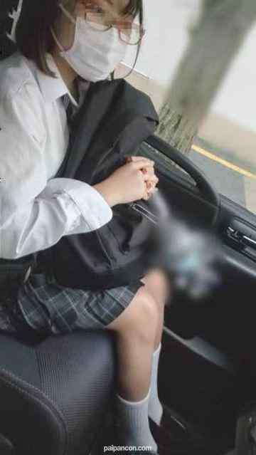 FC2-PPV-3080061 - メガネの優等生・初ハメ撮り～県立普通科②メガネっ子の図書委員②～