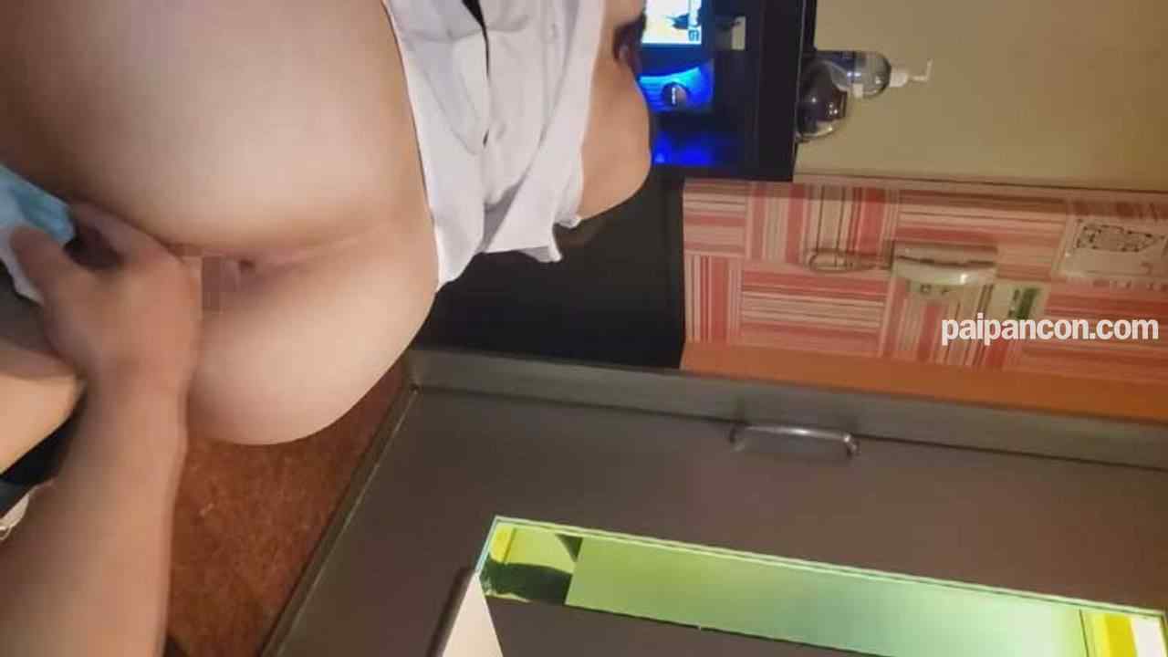 FC2-PPV-3132432 - 戸田恵○香似のJDカラオケ店でバイト中に中出し。