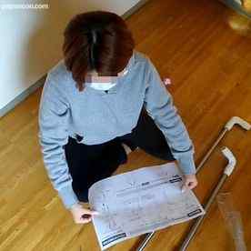 FC2-PPV-3158937 - 【ハメ撮り】居*屋で働く女子大生の引っ越しを手伝うと言いながら男二人に連続中出しされ屈辱的な記録も撮影される