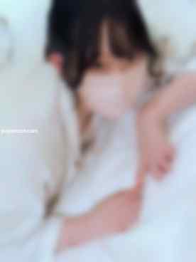 FC2-PPV-4692702 - 【新装開店1000pt】「うんしょっ♡」で下着を脱ぐSSS級の色白清楚 電マでイクイク♡キモおじにされるがまま