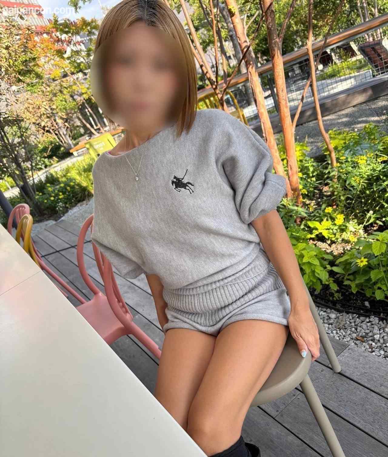 FC2-PPV-4792091 - 【完全素人】小麦肌がそそる激エロ人妻！断れない性格で押しに弱いダメ妻。危※日でも構わず膣奥に中出しハメ。特典有り thumbnail_1.jpg