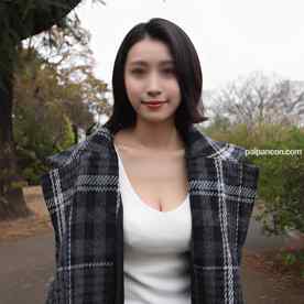 FC2-PPV-4827480 - 【奇跡の爆乳人妻】この美貌でガチの人妻！？ 結婚5年セックスレスで我慢限界 おっとり美乳妻が初応募 ランドガール級ボディが高速ピストンで悶絶狂い 3連射で欲求大爆発 cover.jpg